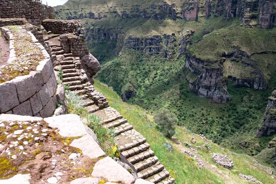 1 day excursion to Waqrapukara - What you see inside Waqrapukara