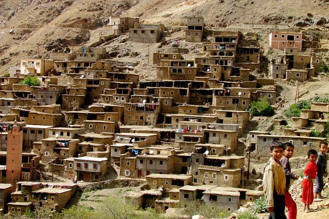 Agafay Desert & Berber villages & Atlas Mountains, Full Day Trip From Marrakech - Leaving Marrakech for Agafay’s rocky desert