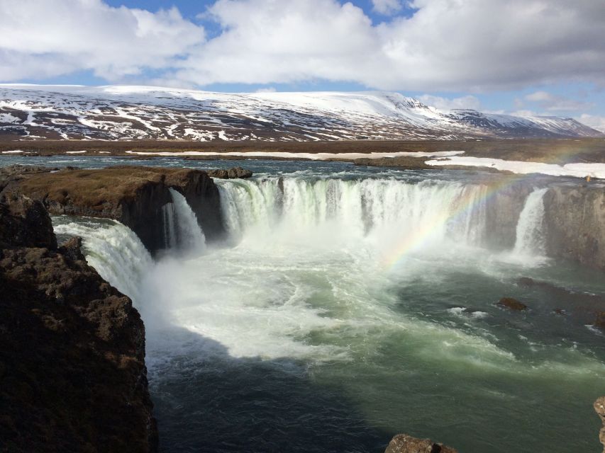 Akureyri Port: Lake Mývatn & Goðafoss Waterfall Day Trip - Hverir and the smell of Icelandic geology