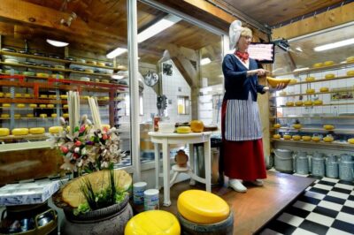 Amsterdam: Day Tour Keukenhof and Zaanse Schans Windmills