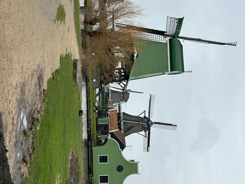 Amsterdam: Day Tour Keukenhof and Zaanse Schans Windmills - What the self-guided format really means