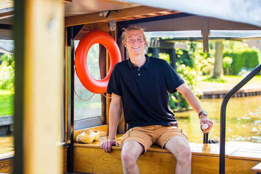 Amsterdam: Giethoorn Day Trip with Boat Tour - Why Giethoorn makes a good day outside Amsterdam