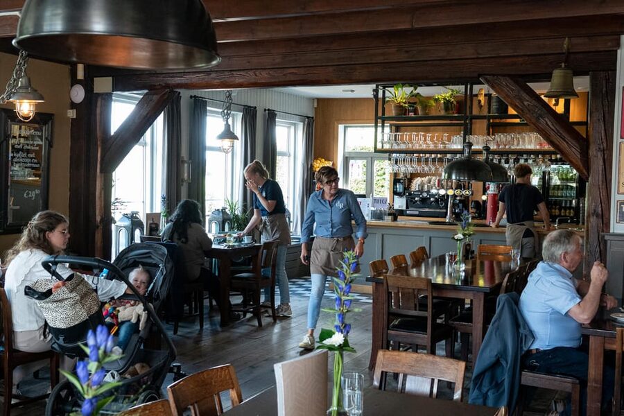Amsterdam: Giethoorn Tour Scenic Cruise, Cheese & Free Time - What the tour does well