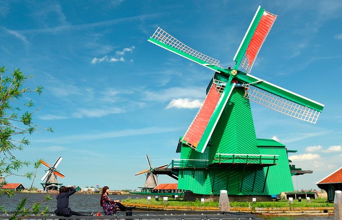 Amsterdam: Keukenhof and Zaanse Schans Windmills Guided Day Trip - Is the $106.04 price good value?