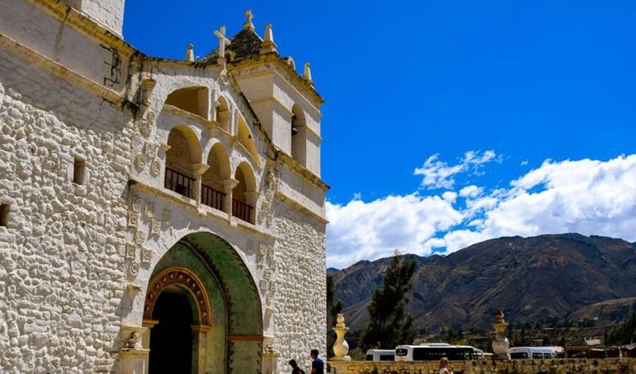 Andes: Colca Canyon Day-Trip - Chivay market, lunch, and free time
