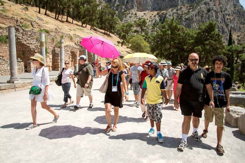 Athens: Delphi and Arachova Day Trip with Guide - Arachova gives you a quick taste of mountain Greece