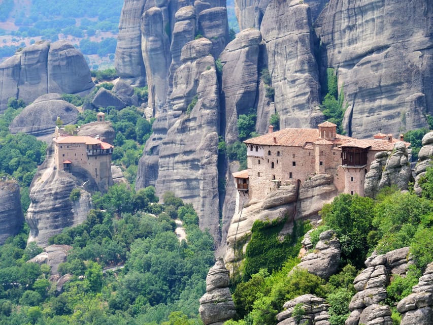 Athens: Meteora Day Trip with Central Pickup & Audio Guide - Four hours through the Greek countryside