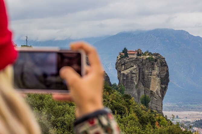 Athens: Meteora Monasteries, Caves & Coastal Stopovers with Lunch - Agios Stefanos is the best choice for limited mobility