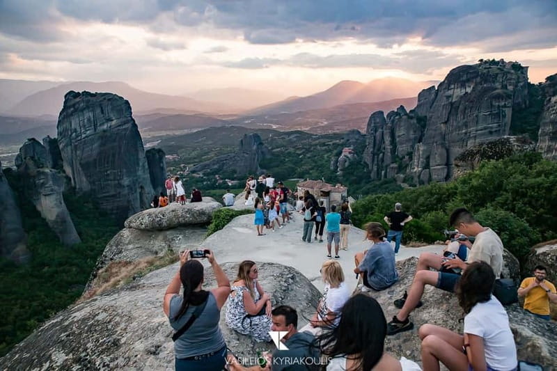 Athens: Meteora Monasteries Day Trip with Caves and Lunch - Two more monasteries and changing viewpoints