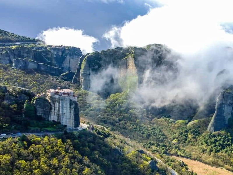 Athens: Meteora Monasteries Day Trip with Caves and Lunch - The return to Athens