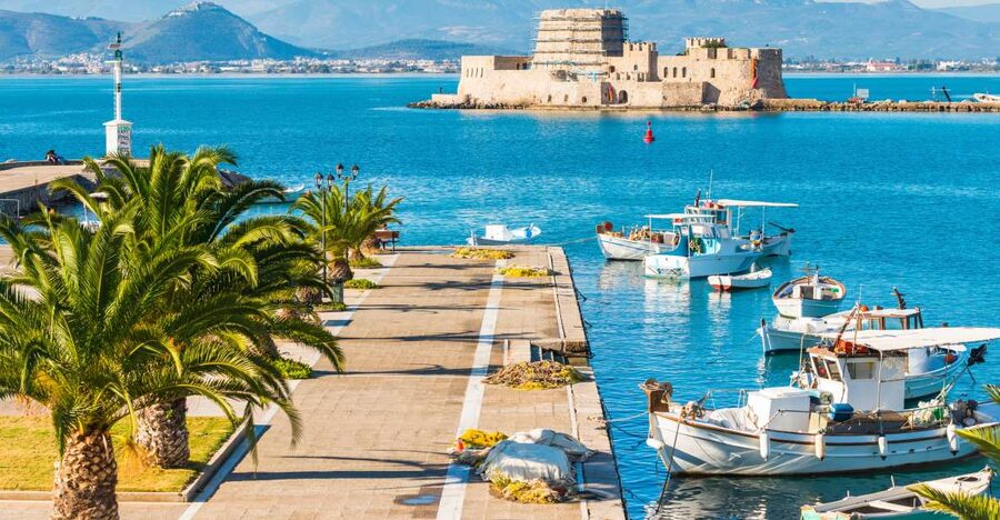 Athens: Peloponnese Highlights Day Trip and V.R. Audio Guide - What the tour leaders add