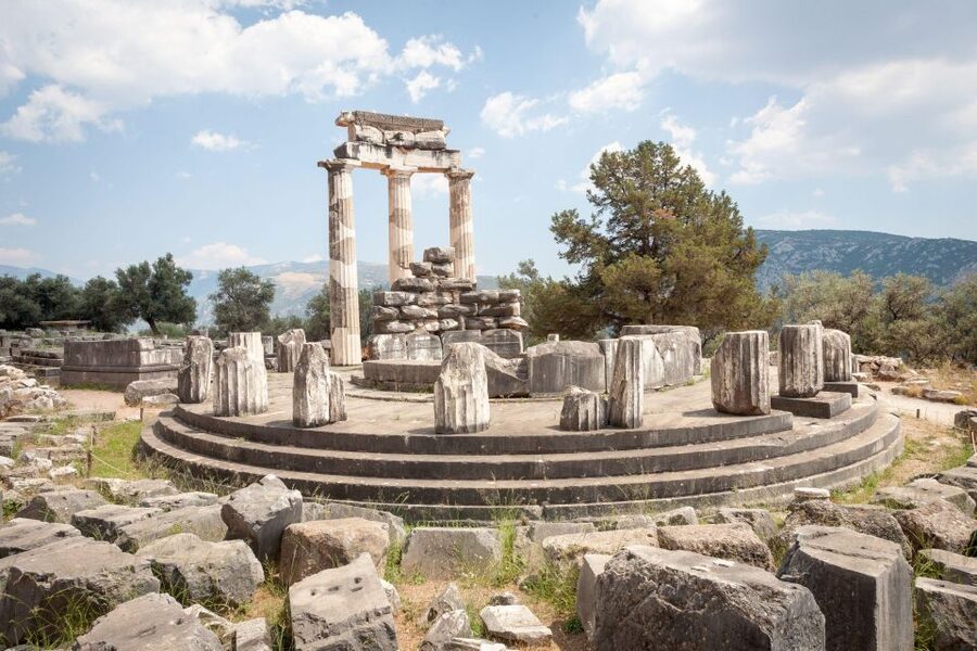 Athens: Small-Group Day Trip Tour to Delphi - Entering the Delphi archaeological site