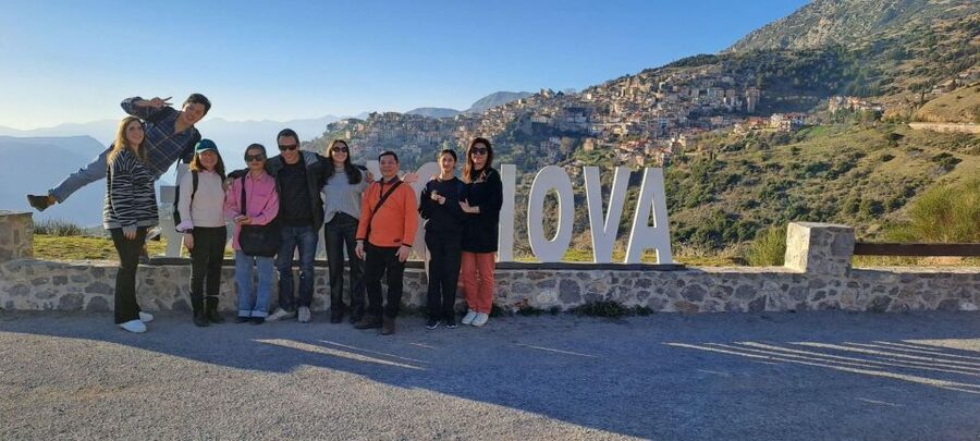 Athens: Small-Group Day Trip Tour to Delphi - Apollo, Athena Pronaia, and a change in the plan