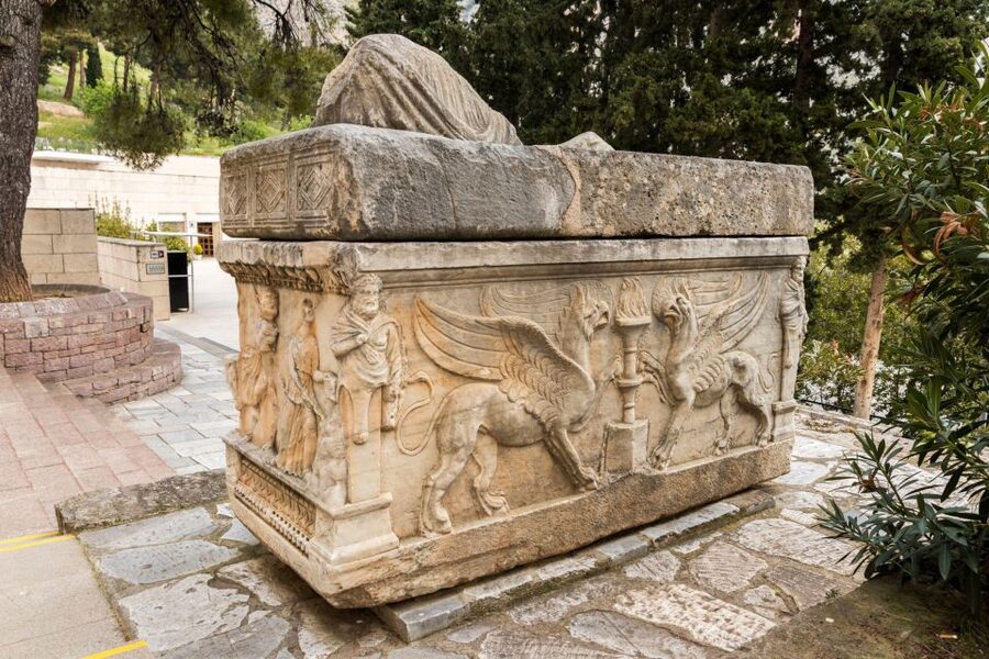 Athens: Small-Group Day Trip Tour to Delphi - Pickup in Athens and the road to Delphi