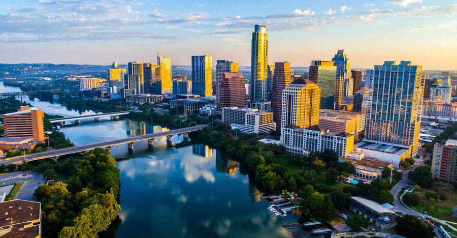 Austin to San Antonio Day Trip: Alamo Tour & Boat Cruise - Cruising the 15-mile River Walk