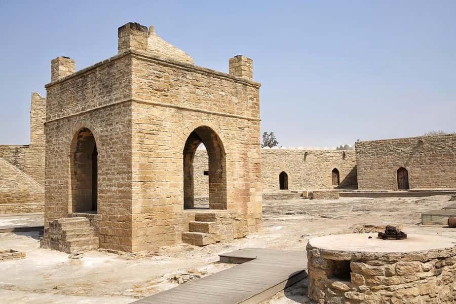 Baku: Gobustan, Volcanoes, Fire Temple and Yanardag Day Trip - Yanardag and the continuously burning hillside