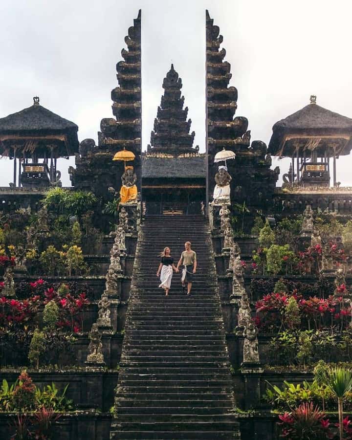 Bali : Day Trip to Besakih Temple & 2 Hidden Waterfalls - Yeh Bulan Waterfall: cool water and photo time