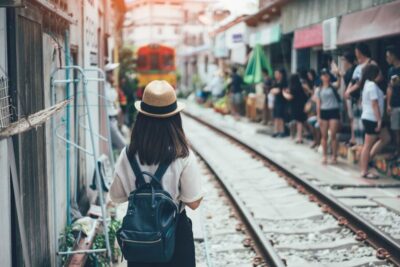 Bangkok: Damnoen Saduak, Train Market & Mahanakhon Day Trip