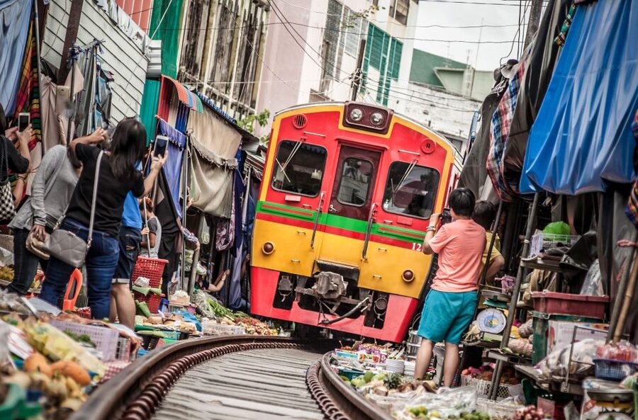 Bangkok: Damnoen Saduak, Train Market & Mahanakhon Day Trip - Is $23 good value?