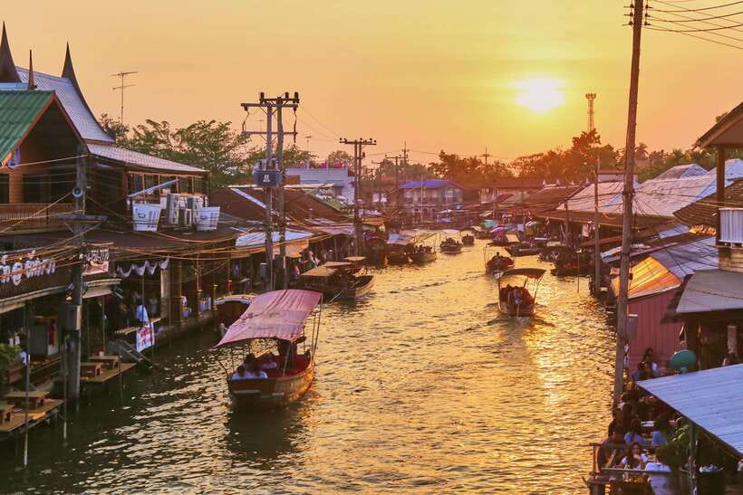 Bangkok: Maeklong Railway & Amphawa Floating Market Day Trip - Amphawa is the day’s best place to eat