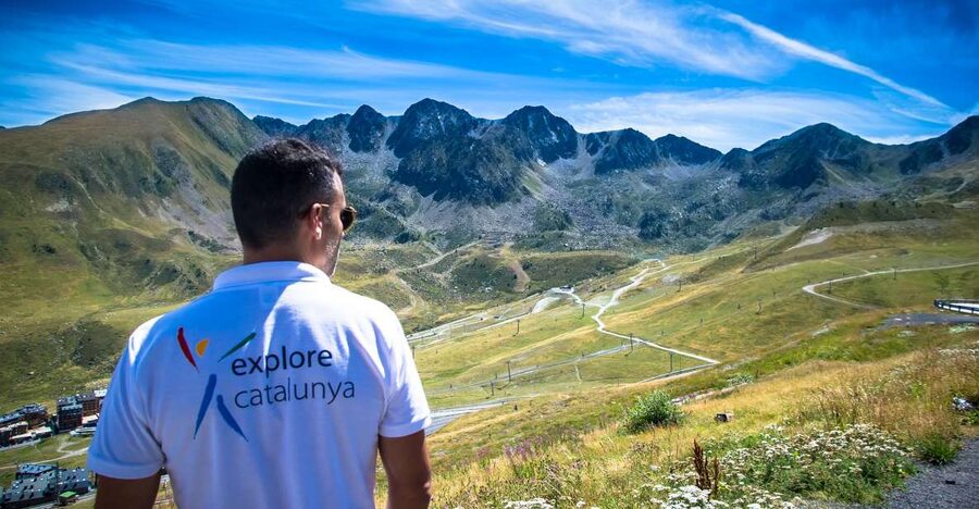 Barcelona: Guided Day Trip to Andorra, France, and Spain - Ax-Les-Thermes and the pleasure of a short French pause