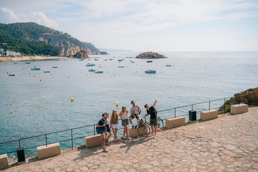 Barcelona: Montserrat, Girona & Costa Brava Guided Day Trip - Montserrat: stone spires and a famous monastery