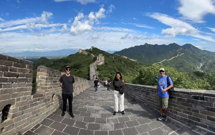 Beijing: Badaling Ancient Great Wall of China Day Trips - The guides are a major part of the value
