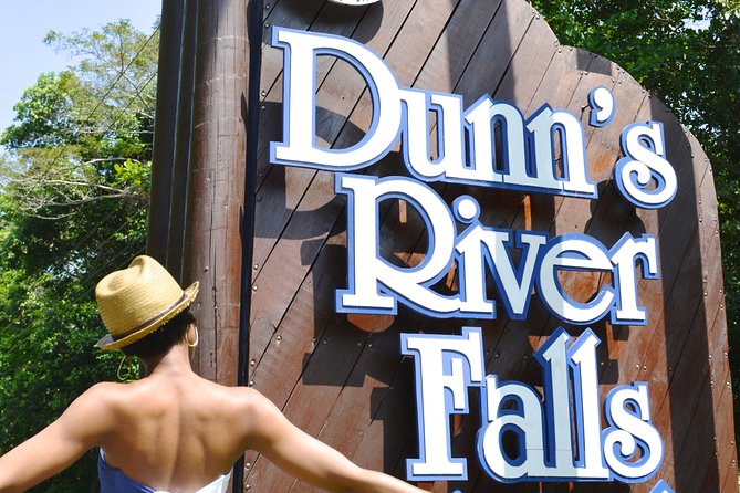 Blue Hole, Secret Falls, and Dunn's River Falls Combo Day-Trip - Dunn’s River Falls: climbing a famous Jamaican cascade