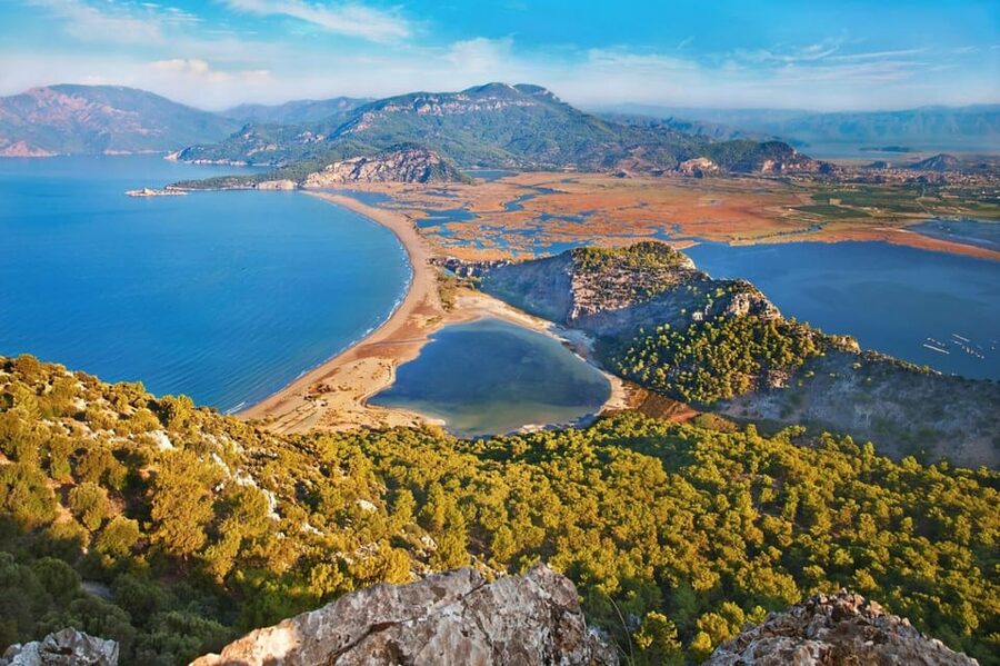 Bodrum: Dalyan Mud Baths & Iztuzu Beach Day Trip with Lunch - A riverside lunch after the mud
