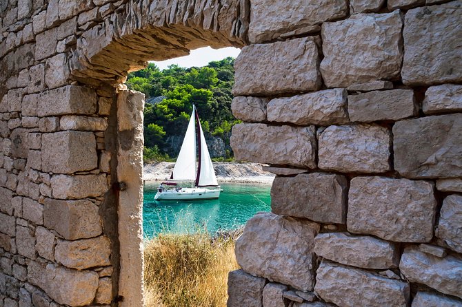 Brac Island One-Day Trip with the Sailboat Nana - Private Tour - Lunch is one of the main reasons to book