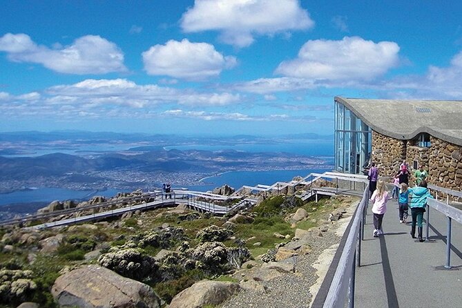 Bruny Island Traveller - Gourmet Tasting and Sightseeing Day Trip from Hobart - Adventure Bay lunch and fresh oysters