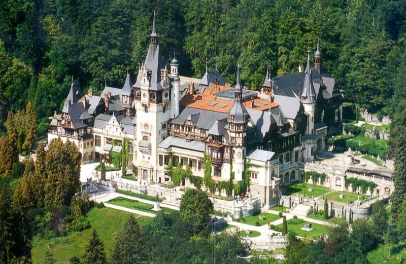 Bucharest: Bran & Peles Castle with Rasnov Citadel Day Trip - Three Transylvanian sights from Bucharest in one day