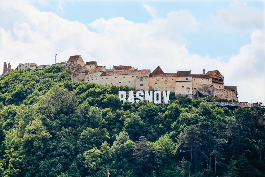 Bucharest: Bran & Peles Castle with Rasnov Citadel Day Trip - Bran Castle, the Dracula connection, and the real visit