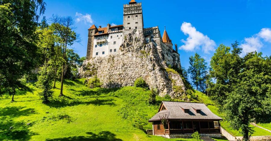 Bucharest: Day Trip to Dracula Castle, Peles Castle & Brașov - Key points to know before booking