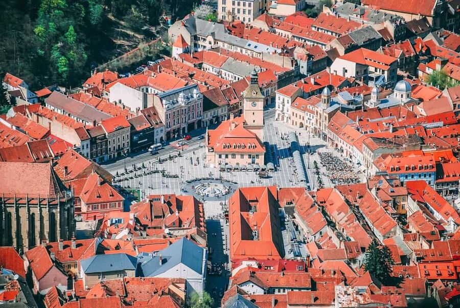Bucharest : Dracula Castle, Peleș Castle & Brașov Day Trip - Brașov, the day’s best walking break