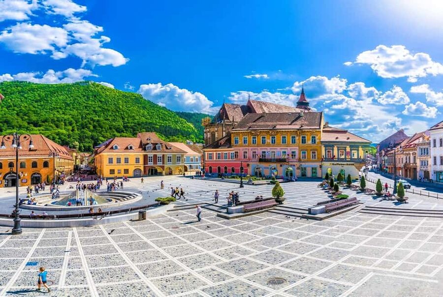 Bucharest : Dracula Castle, Peleș Castle & Brașov Day Trip - Who should book this excursion?