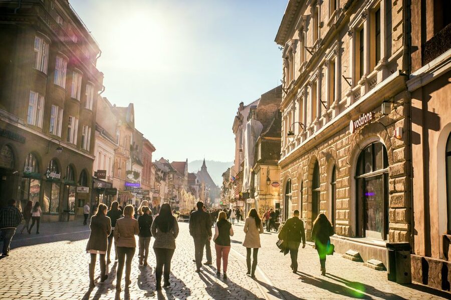 Bucharest: Dracula Castle, Peles Castle & Brasov Old Town - Why this Transylvania day trip works from Bucharest