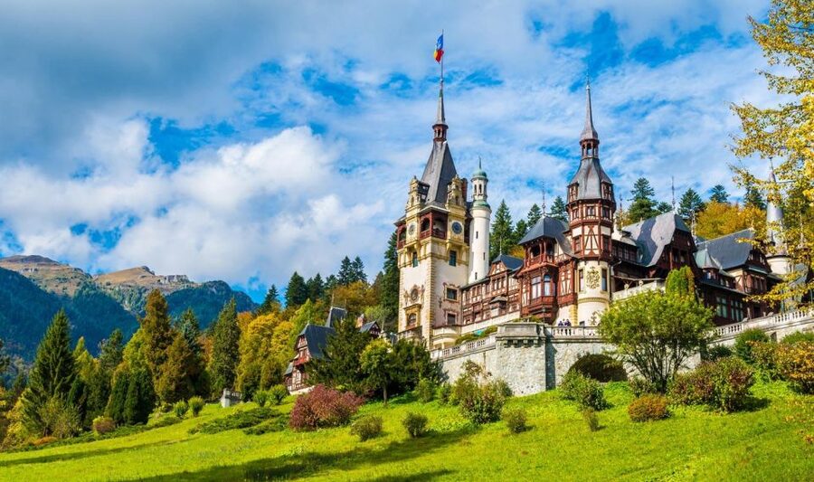 Bucharest: Dracula's Castle, Peleș Castle & Brașov Day Trip - Bran Castle and the Dracula question