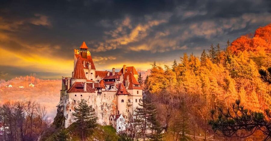 Bucharest: Dracula's Castle, Peleș Castle & Brașov Day Trip - The 7 AM start at University Square