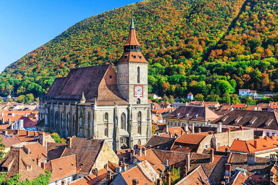 Bucharest: Peles & Dracula's Castle and Brasov Full-Day Trip - Brașov, the day’s best chance to slow down