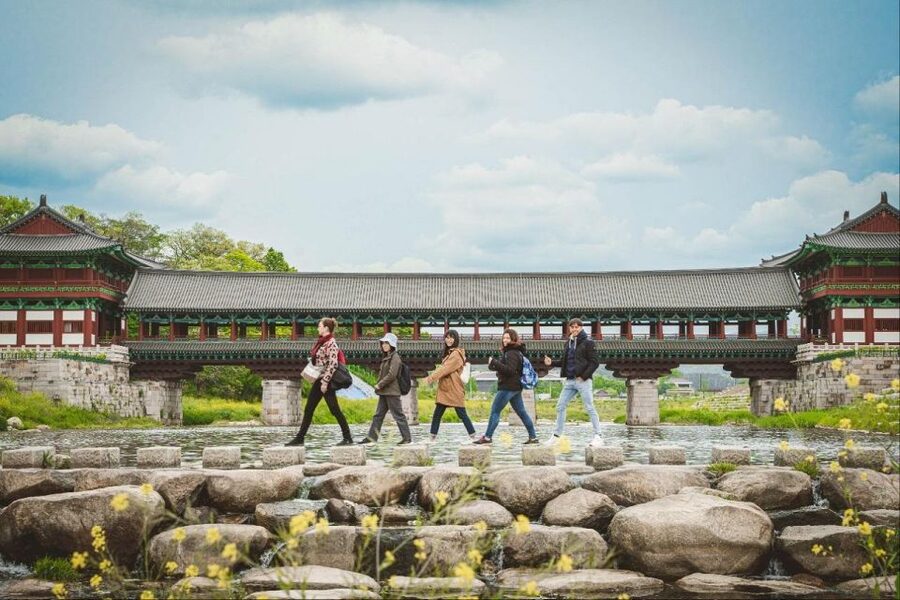 Busan: Gyeongju Guided Day Trip to Three Kingdoms Capital - Cheomseongdae and the science of Silla