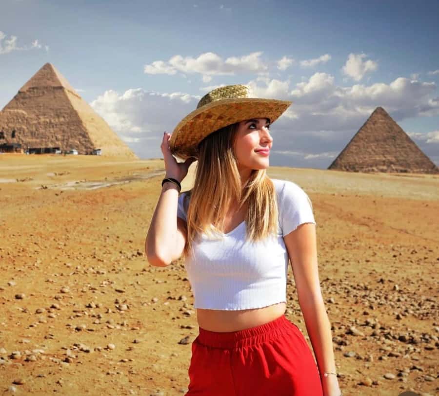 Cairo: Giza Pyramids, Memphis, and Sakkara Day Trip - Giza Plateau: three pyramids, one huge first impression