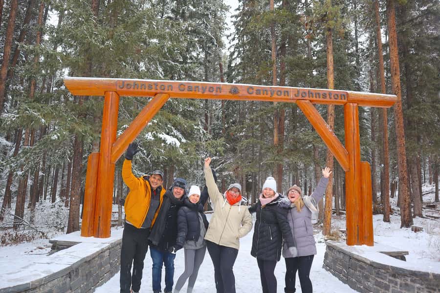 Calgary/Canmore: Banff National Park & Lake Louise Day Trip - Johnston Canyon and winter’s frozen waterfalls