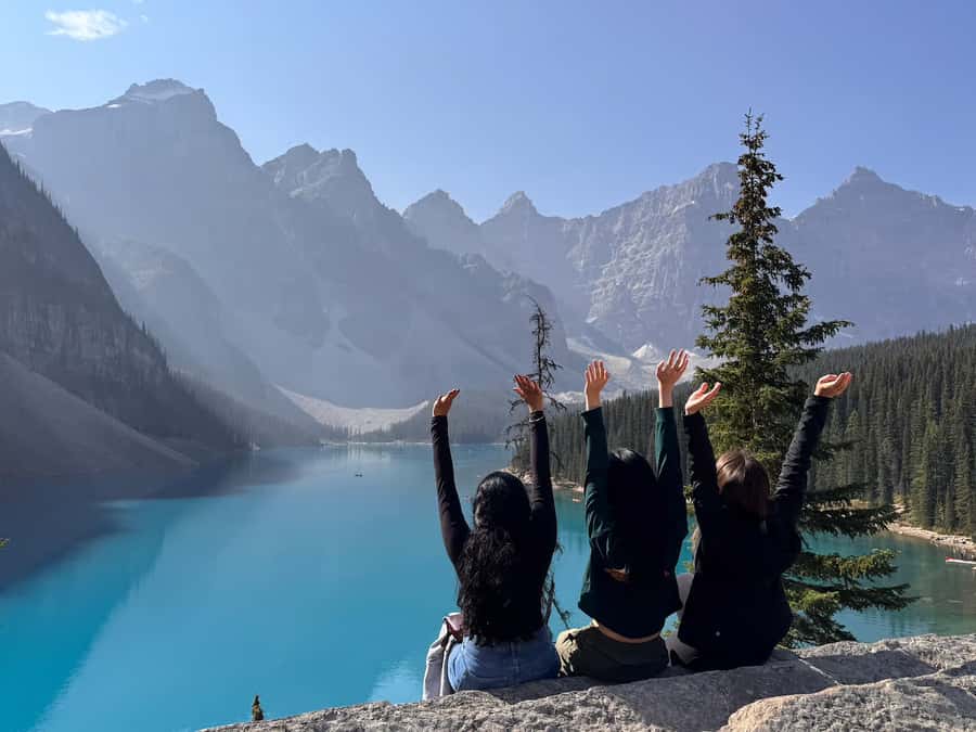 Calgary/Canmore: Banff National Park & Lake Louise Day Trip - A comfortable van and a guide who does more than drive