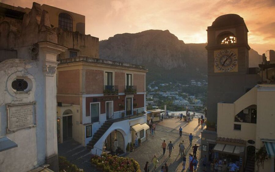 Capri: DIY Day Trip with Blue Grotto, Funicular & Lunch - Taking the bus uphill to Anacapri