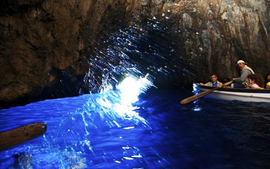 Capri: DIY Day Trip with Blue Grotto, Funicular & Lunch - Lunch at La Giara in Anacapri