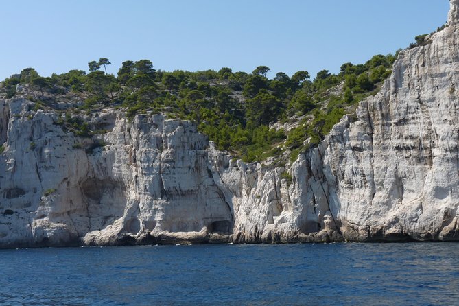 Cassis Half-Day Trip from Aix-en-Provence - The optional one-hour cruise through the Calanques