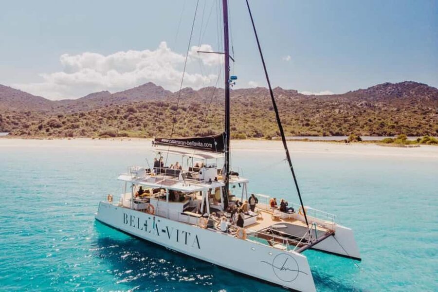 Catamaran day excursion - Lunch, the bar, and the real cost