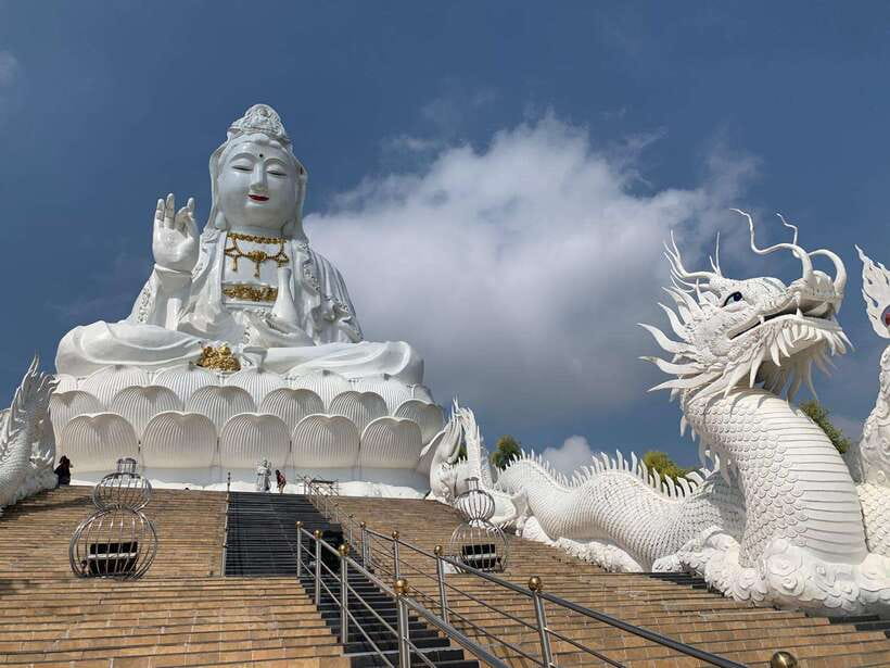Chiang Mai: Chiang Rai Temples, Karen Tribe and Hot Springs - Guides make or break a packed day
