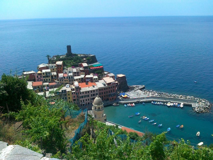 Cinque Terre Private Day Trip from Florence - Riomaggiore: the first look at Cinque Terre